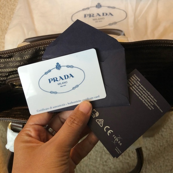 Authentic PRADA - Picture 4 of 6